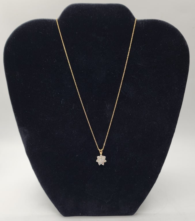 Beautiful 14k 8 Diamond Pendant on Chain - 2.6g TW (1 of 9)