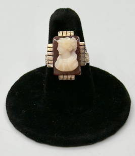Vintage Gold Over Silver Cameo Ring: Vintage gold over silver cameo ring. Approximately 6.1g TW. Size 6.5. Photos are considered part of the condition and description. 901-11B