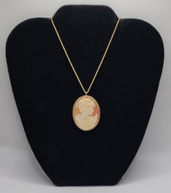Beautiful 14K Cameo and Rope Chain - 11.21g TW