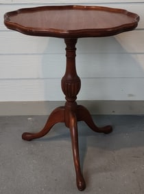 Vintage Mahogany Pie Crust Top Tripod Table
