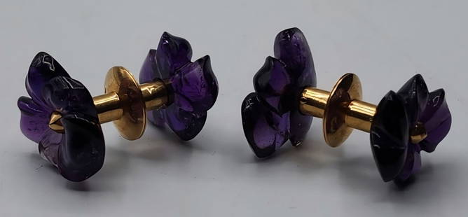 Pr. of 18K Purple Flower Stone Cufflinks 13.56g TW: Pair of 18k purple stone flower cufflinks. Approximately 13.56g TW. Photos are considered part of the condition and description. R