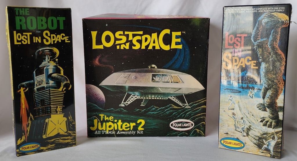 Boxed Aurora Lost In Space Robot No. 418 Model Kit