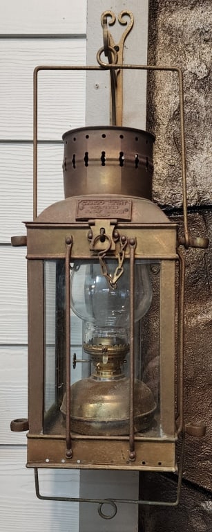 Vintage Brass Great Britain Cargo Light No. 3954 (1 of 8)