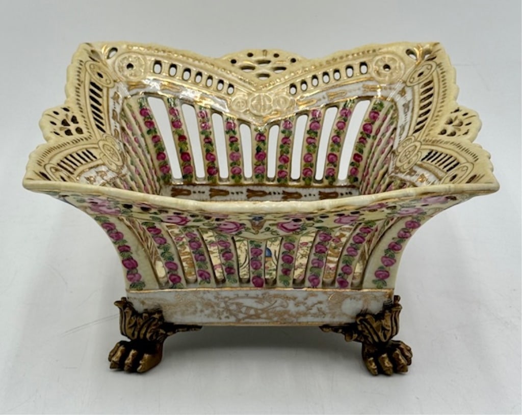 Antique United Wilson Hand Painted Footed Basket (1 of 12)