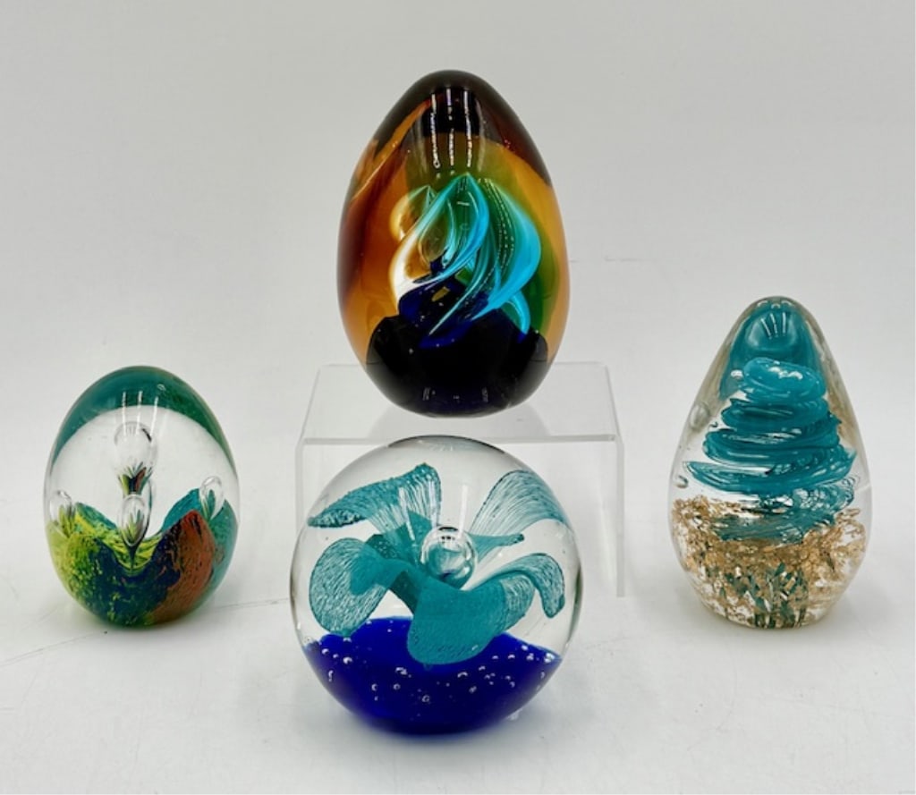 Beautiful Collection of Art Glass Paperweights (1 of 15)