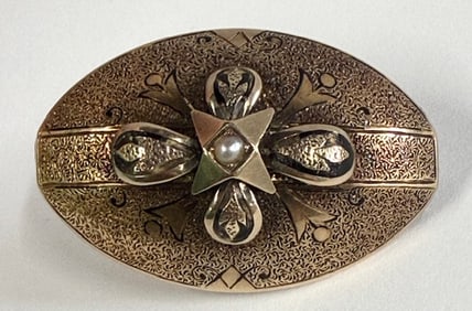 14k Brooch with Pearl Accent - 6.6g TW