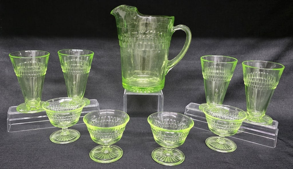 Anchor Hocking Roulette Green Uranium Glassware (1 of 10)