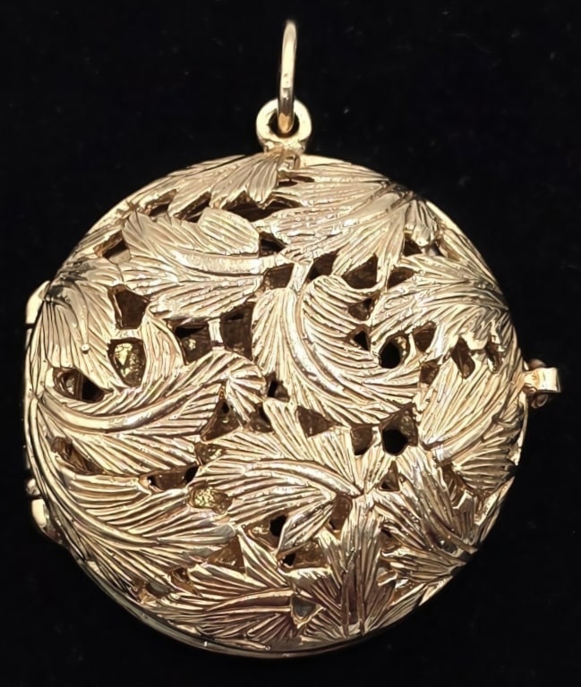 10k Pierced Leaf Design Locket - 24.3g (1 of 6)