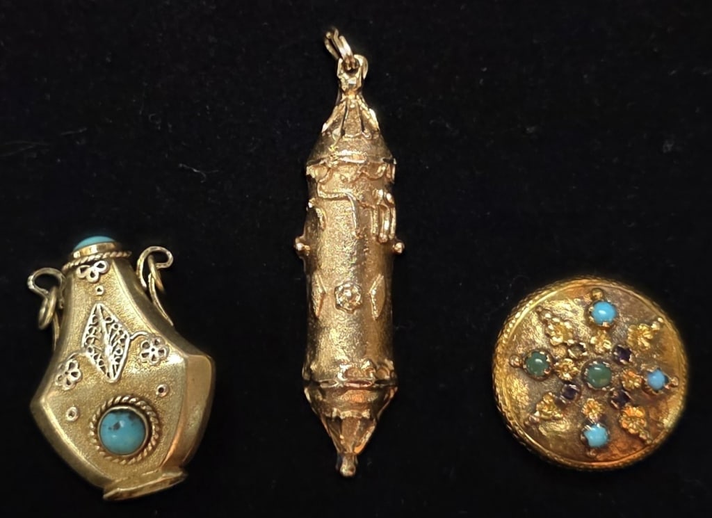 3 Beautiful 14K Gold Charms - 11.65g TW (1 of 8)