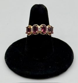 Ladies 14k Garnet & Diamond Ring - 3.78g TW