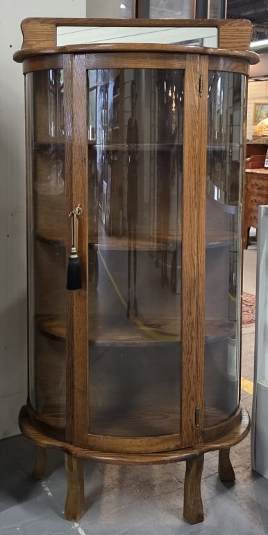 Vintage Oak Bow Front China Cabinet (1 of 6)