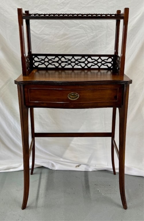 Small Antique Mahogany Writing Desk (1 of 18)