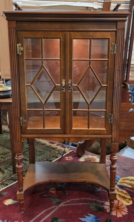 Bombay Co. Lighted Bar Cabinet (1 of 7)