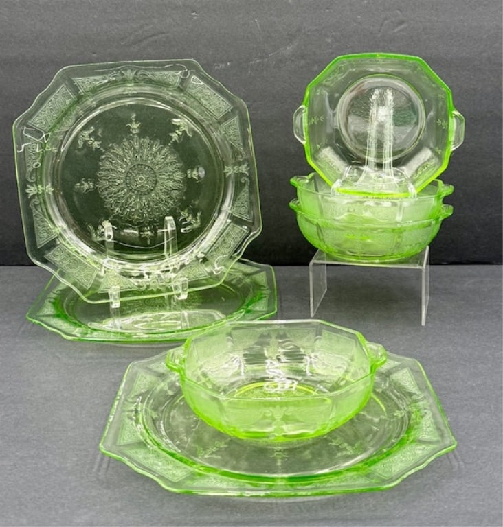 Uranium Hocking Glass Princess Plates & Bowls (1 of 12)