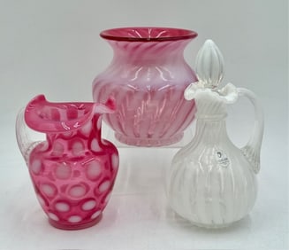 Assorted Fenton & Fenton Style Collectibles