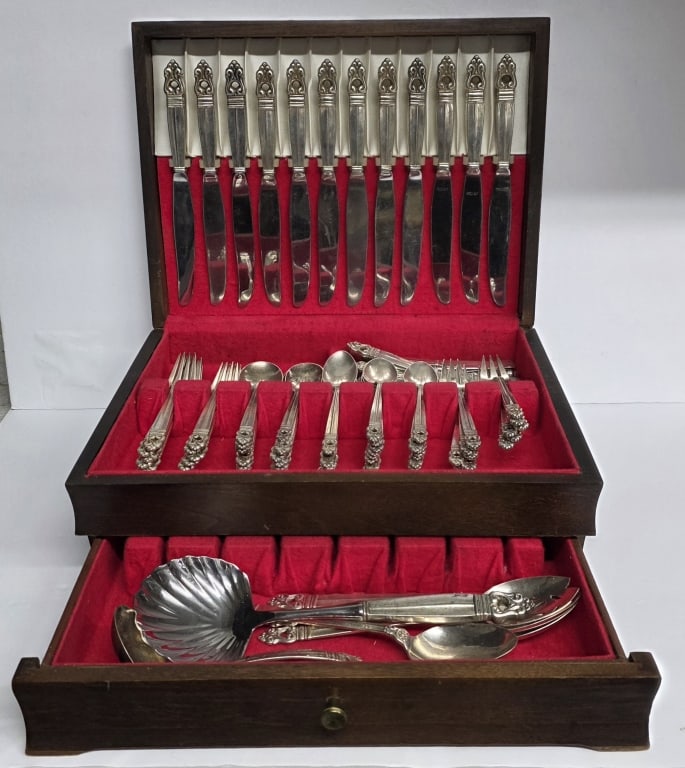 "Royal Danish" Sterling Flatware Set 120oz TW (1 of 12)