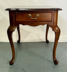 Ethan Allen Georgian Court Traditional End Table