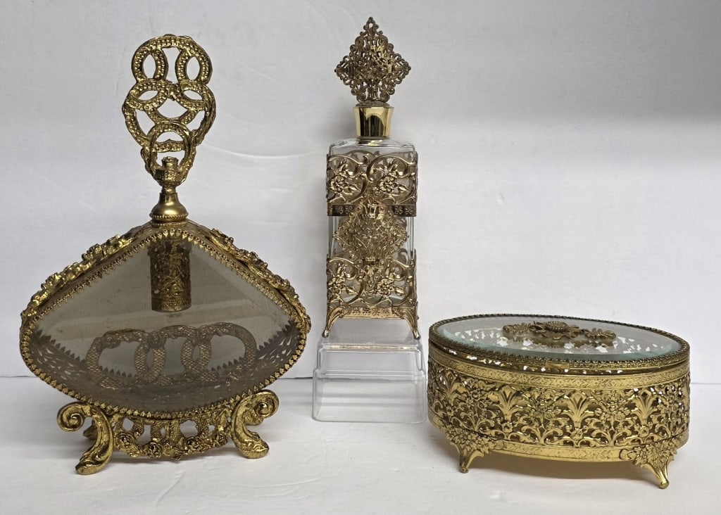 Vintage Gold Filigree Ormolu Vanity Set (1 of 11)