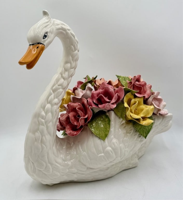Vintage Tesoro Porcelain Swan Floral Centerpiece (1 of 16)
