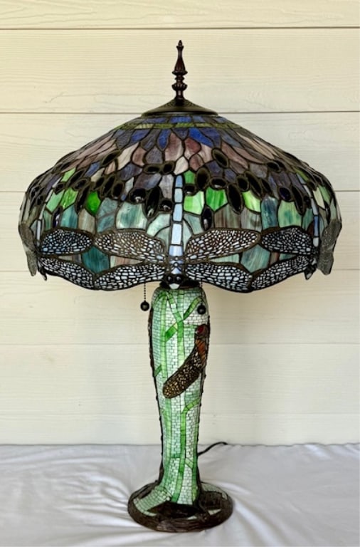 Stunning Tiffany Style Dragonfly Mosaic Table Lamp (1 of 18)