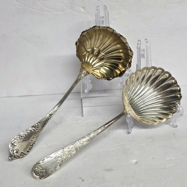 Pair of Vintage Sterling Silver Spoons - 7.4oz TW (1 of 7)