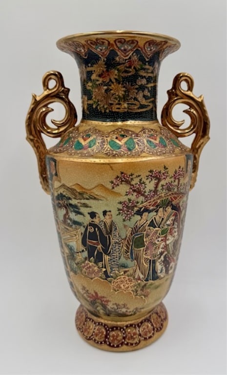 Vintage 14" Royal Satsuma Urn: Vintage 14" Royal Satsuma urn. Vase features ornate, gilded handles and a traditional Japanese motif with detailed hand painted figures. In excellent condition with no chips or cracks.