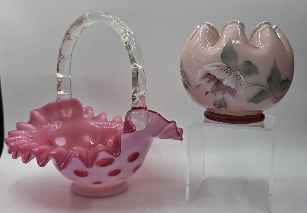 Pair of Vintage Fenton Art Glass Collectibles (1 of 10)
