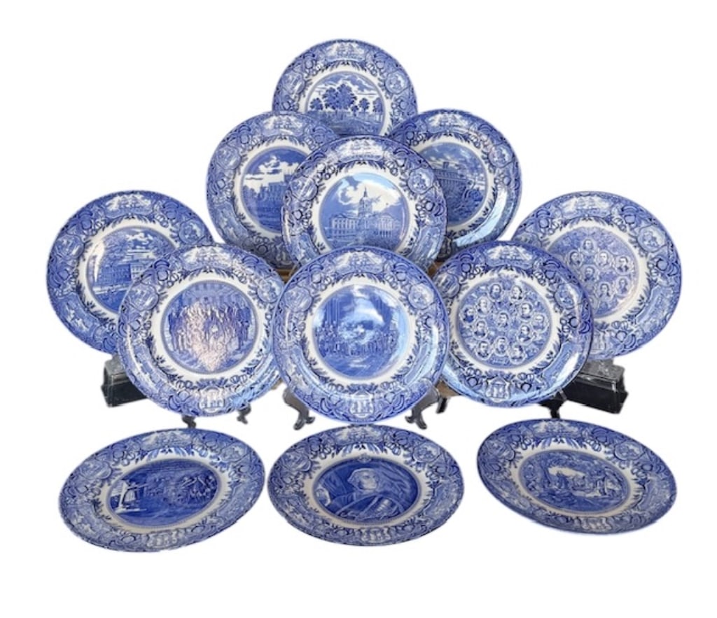 Wedgwood Official Historical Plates for Georgia: Wedgwood Official Historical Plates for the State of Georgia. Complete set of 12 in the blue and white pattern. Each plate approximately 10.25". All in excellent condition with no chips or cracks. Pho