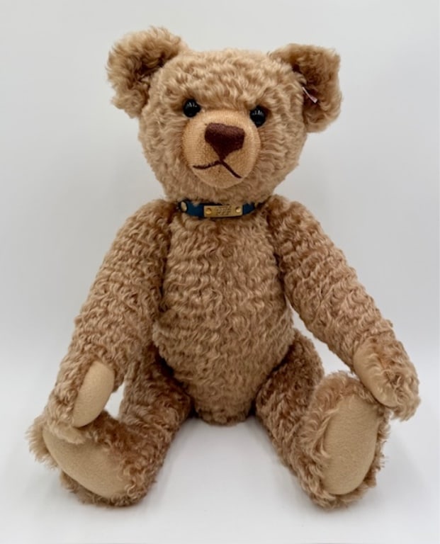 L.E. Steiff Little Max Anniversary Teddy Bear (1 of 13)