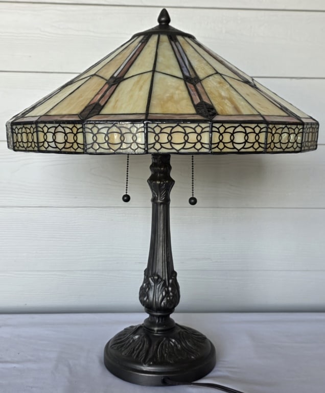 Tiffany Style Mission Stained Glass Table Lamp (1 of 5)
