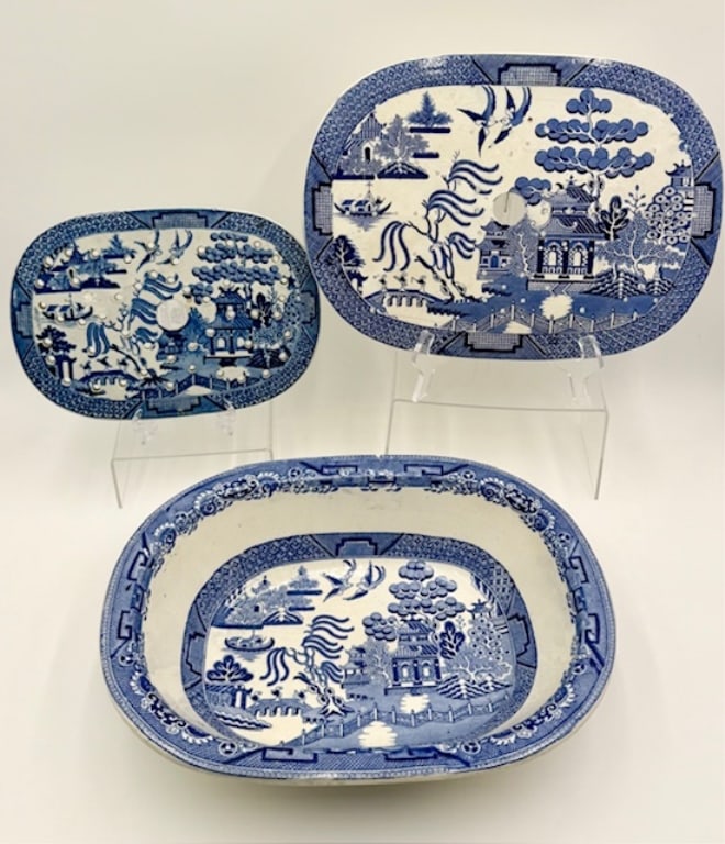 Antique Blue Willow Meat Drainers & Serving Bowl (1 of 15)