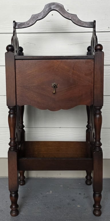 Vintage Copper Lined Humidor Smoking Stand: Vintage walnut humidor smoking stand. Features a copper lined cabinet designed for storing cigars or tobacco. Approximately 32"h x 13.5"w x 10"d. Photos are considered part of the condition and descri