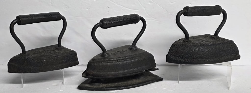3 Antique Cast Iron Sad Irons (1 of 7)