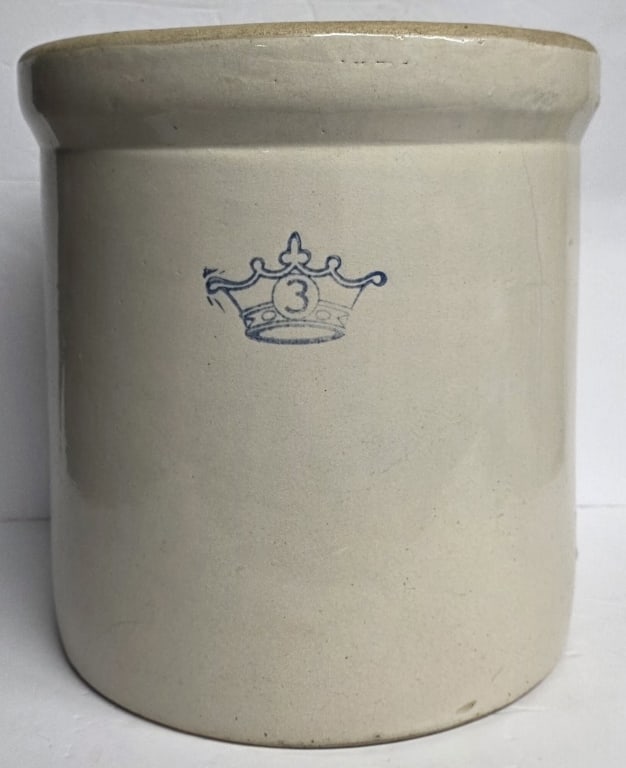 Vintage Robinson Ransbottom 3 Gal Stoneware Crock: Vintage Robinson Ransbottom 3 gallon stoneware crock. Features the iconic blue crown stamp. In good condition for age with some normal age cracks in glaze. Approximately 11.5"h x 9.5"dia. Photos are