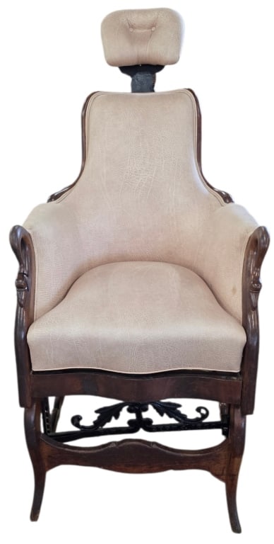 Antique Archer Manufacturing Co. Dental Chair (1 of 9)