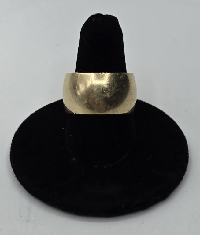 14k 12mm Yellow Gold Band - 13g: 14k Yellow gold band. 12mm Wide. 13g. Size 9. Photos are considered part of the description and condition. R