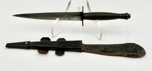 Vintage Fairbairn Sykes Fighting Knife & Sheath (1 of 10)