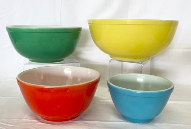Collection of Vintage Pyrex Mixing Bowls (1 of 12)