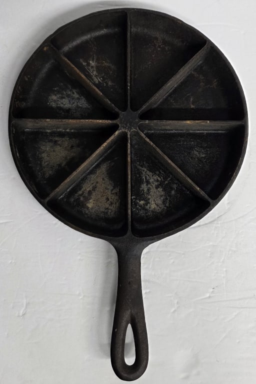 Vintage Cast Iron Cornbread Baking Set - 2