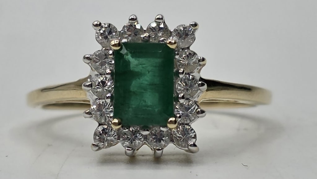 14k Emerald Ring - 3.2g TW - 2