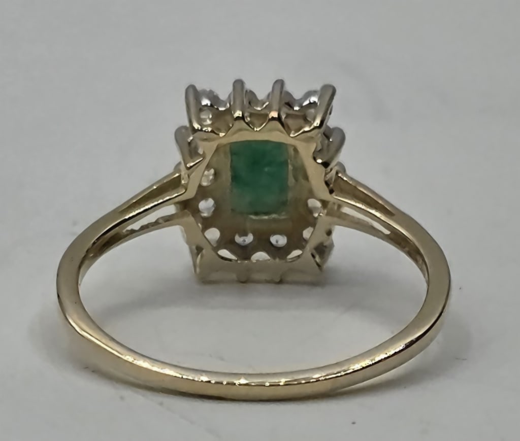 14k Emerald Ring - 3.2g TW - 5