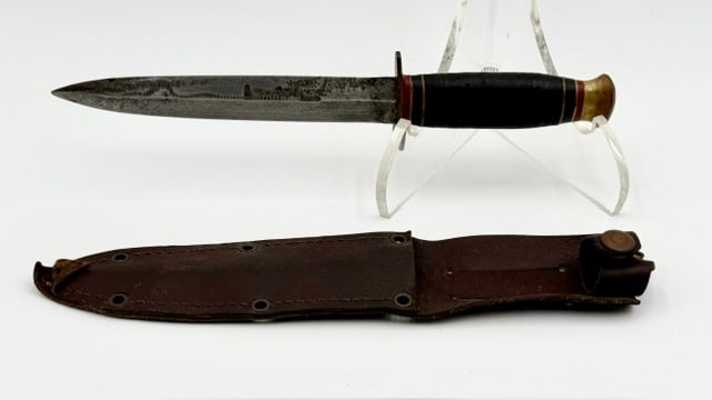 Southern & Richardson World War II Fighting Dagger (1 of 10)