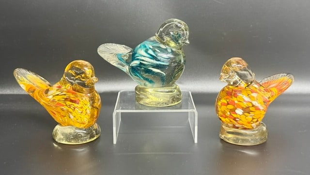 Set of 3 Murano Style Bird Paperweights (1 of 10)