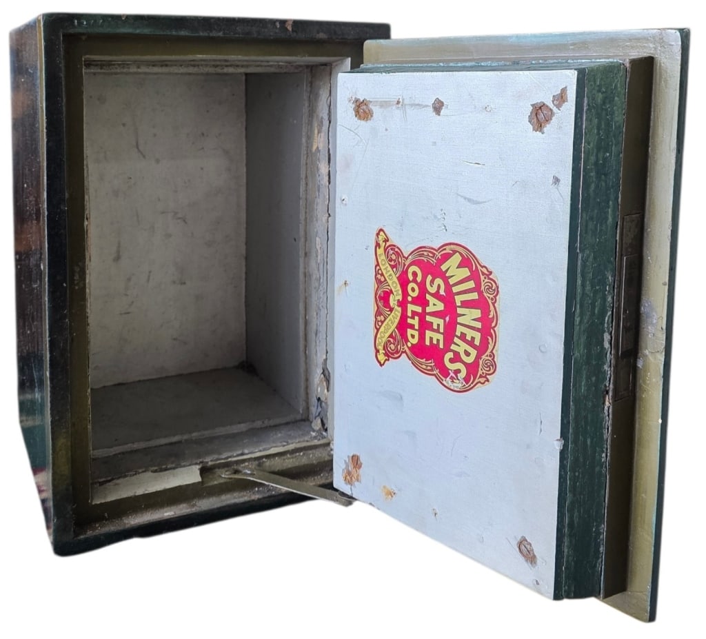 Milner's Safe Co. Ltd. Fire Resistant Iron Safe (1 of 8)