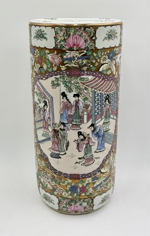 Vintage Chinese Famille Rose Umbrella Stand: Vintage Chinese Famille Rose Medallion porcelain umbrella stand. It features a central panel depicting a Mandarin court or domestic pavilion scene with figures dressed in historical attire. Made in Ch