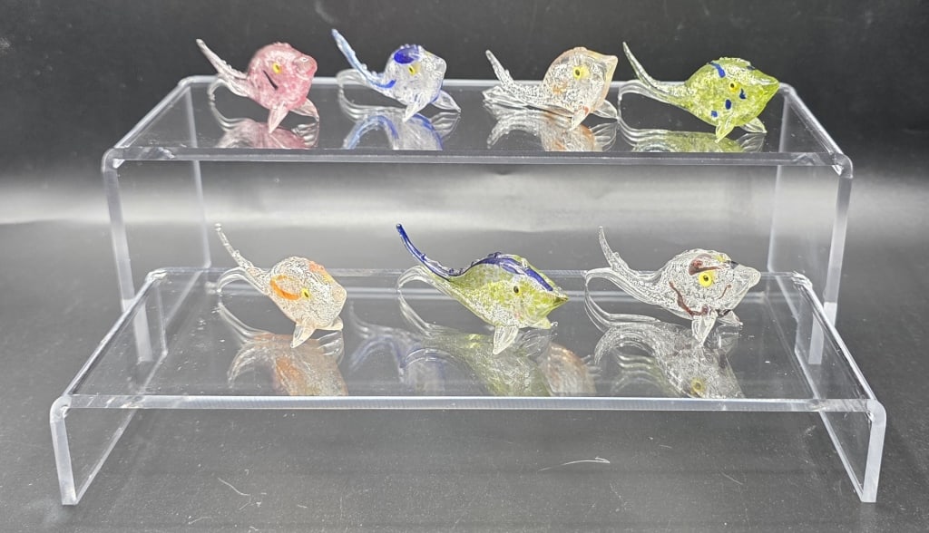 Assorted Handblown Art Glass Miniature Fish (1 of 5)