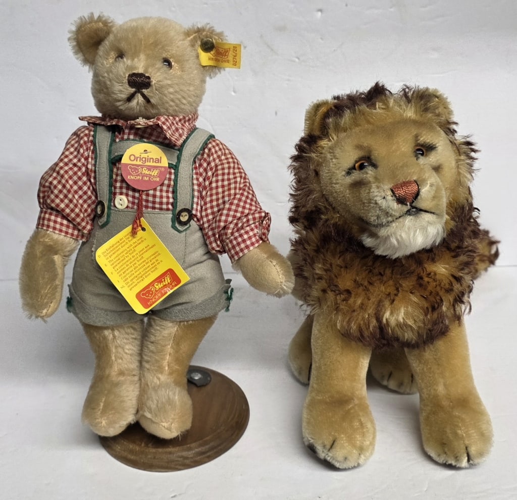 Vtg. Steiff Lederhosen Teddy Bear & Leo the Lion (1 of 10)