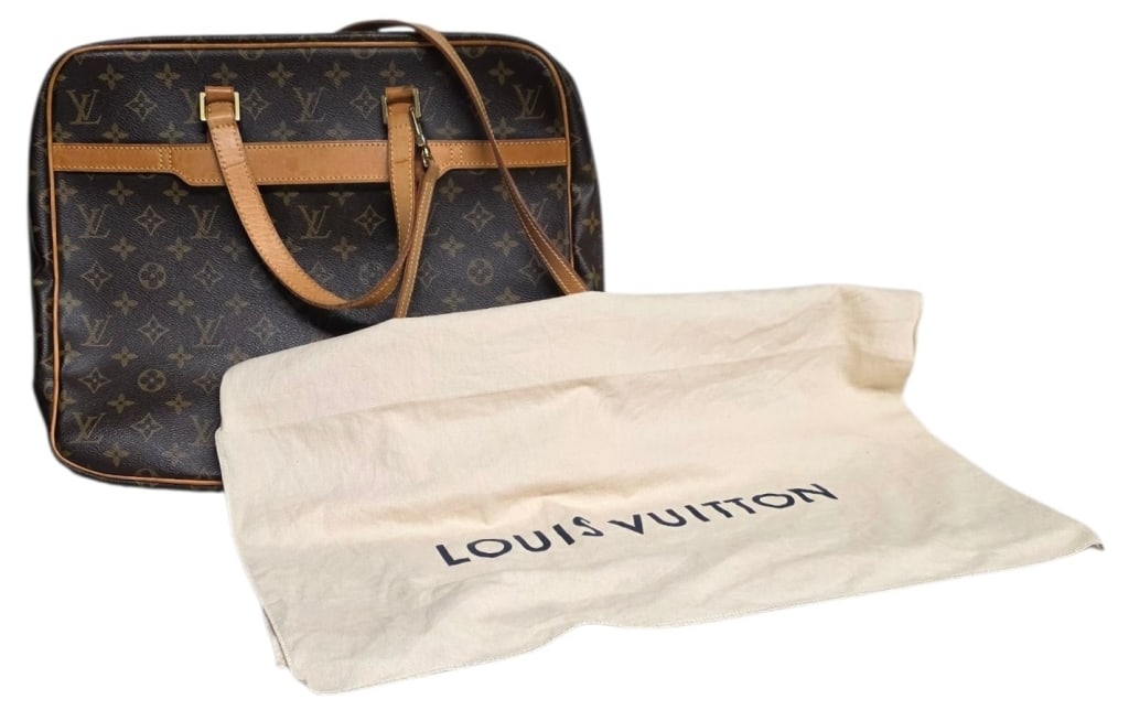 Louis Vuitton Porte-Documents Pegase Briefcase: Louis Vuitton Porte-documents Pegase briefcase. Features large wrap around zippers, open patch pockets on both the front and back, and a tailored interior with multiple compartments. Signature Louis V