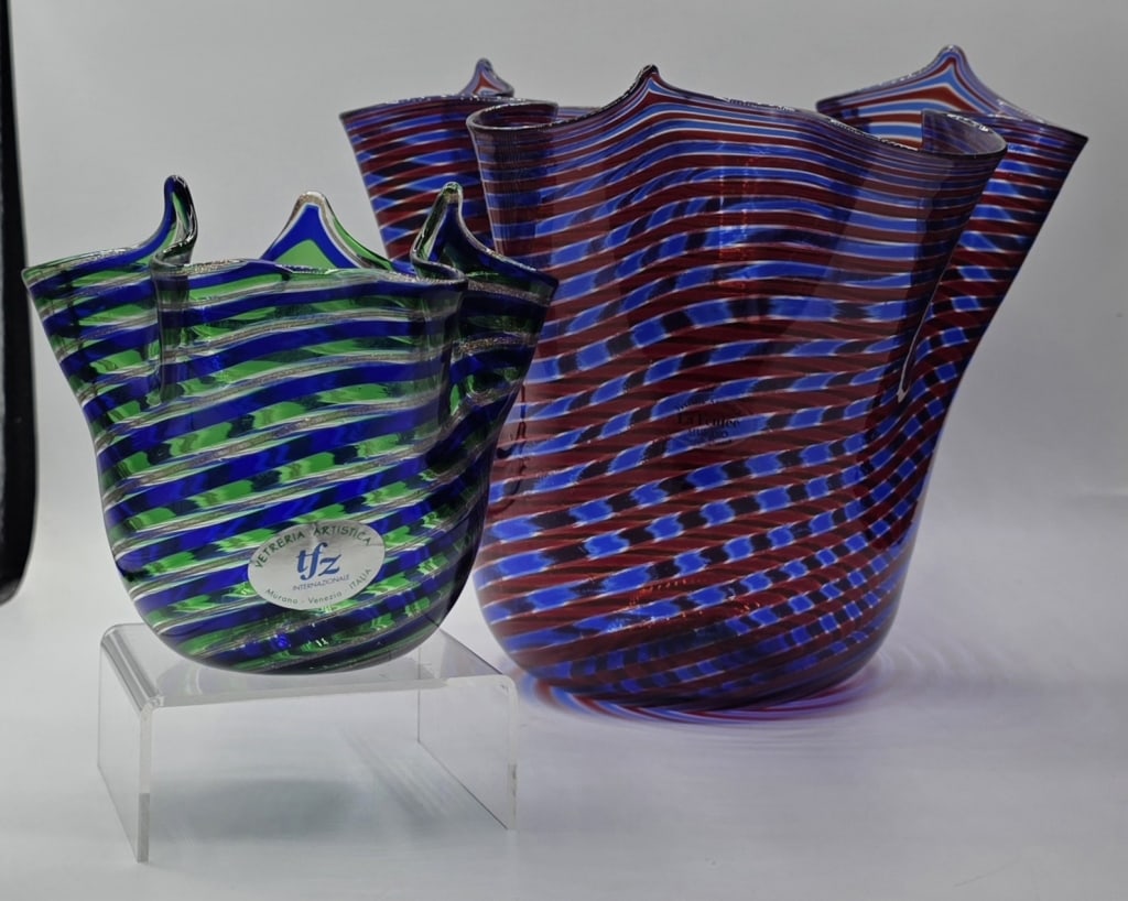 Pr. Beautiful Murano Art Glass Handkerchief Vases (1 of 11)