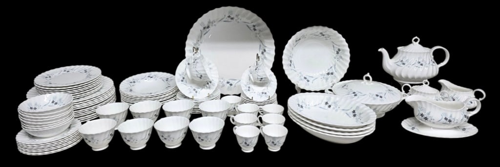 Royal Doulton "Millefleurs" Fine Bone China Set (1 of 10)
